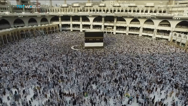 Musulmani fanno hajj tawaf intorno alla Mecca, Cos'è la Kaaba, perché i musulmani pregano rivolti verso la mecca